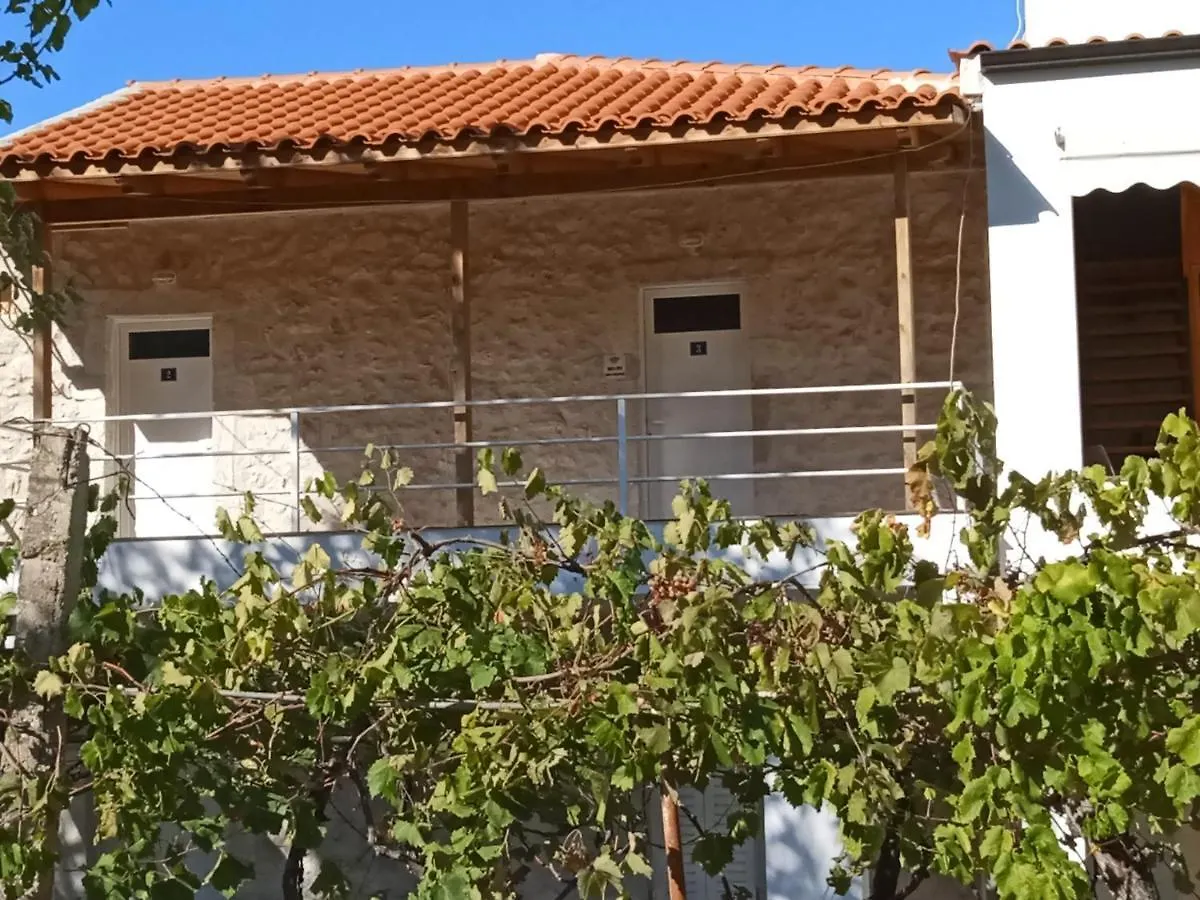 Tolis Rooms Himare Apartamento