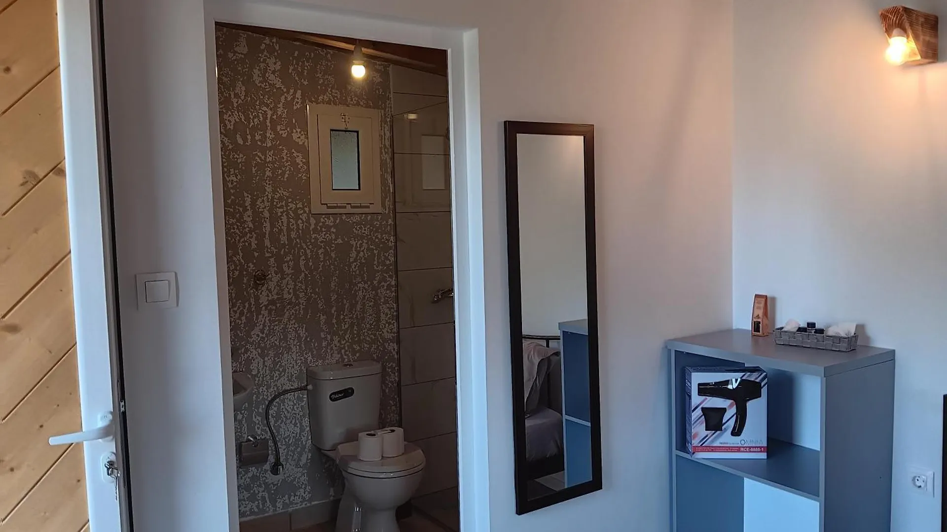Tolis Rooms Himarë Apartamento