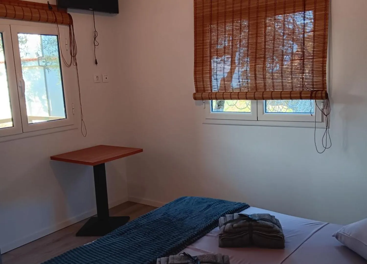 Tolis Rooms Himarë Apartamento