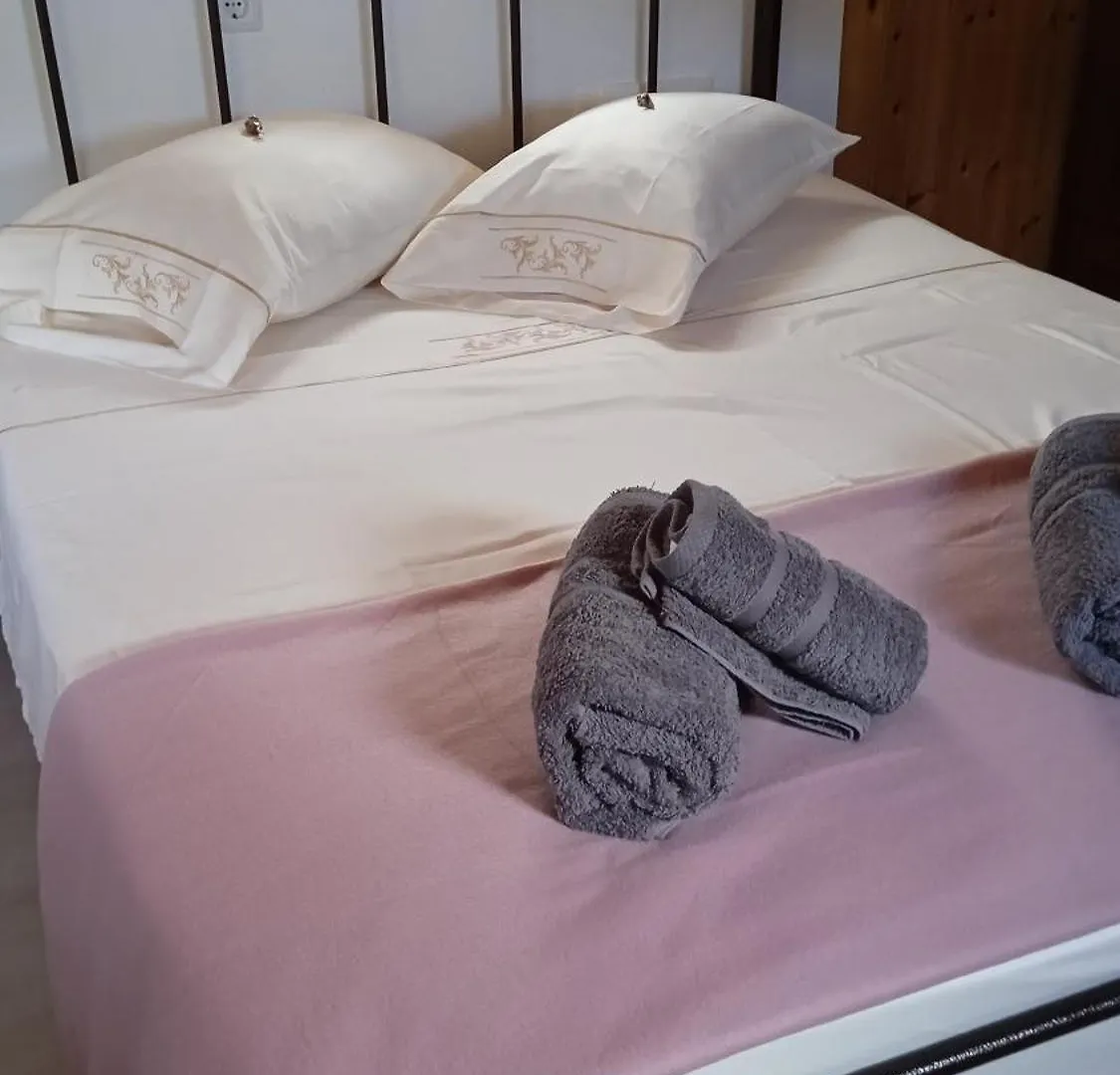 Apartamento Tolis Rooms Himare Albânia