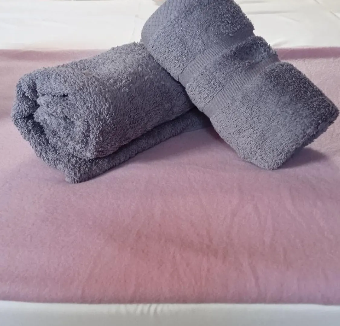 Tolis Rooms Himare