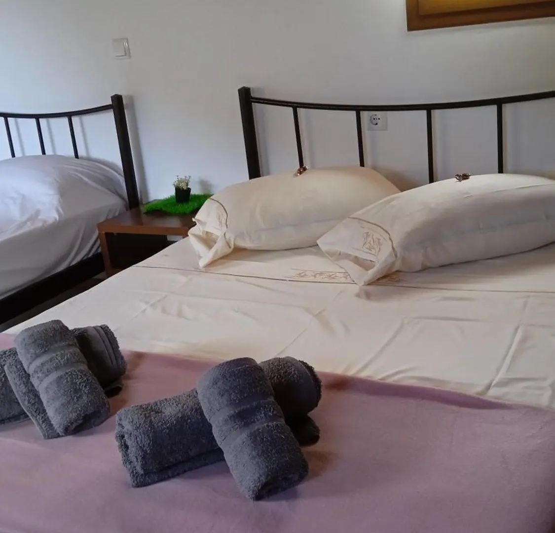 Tolis Rooms Himare 0*,