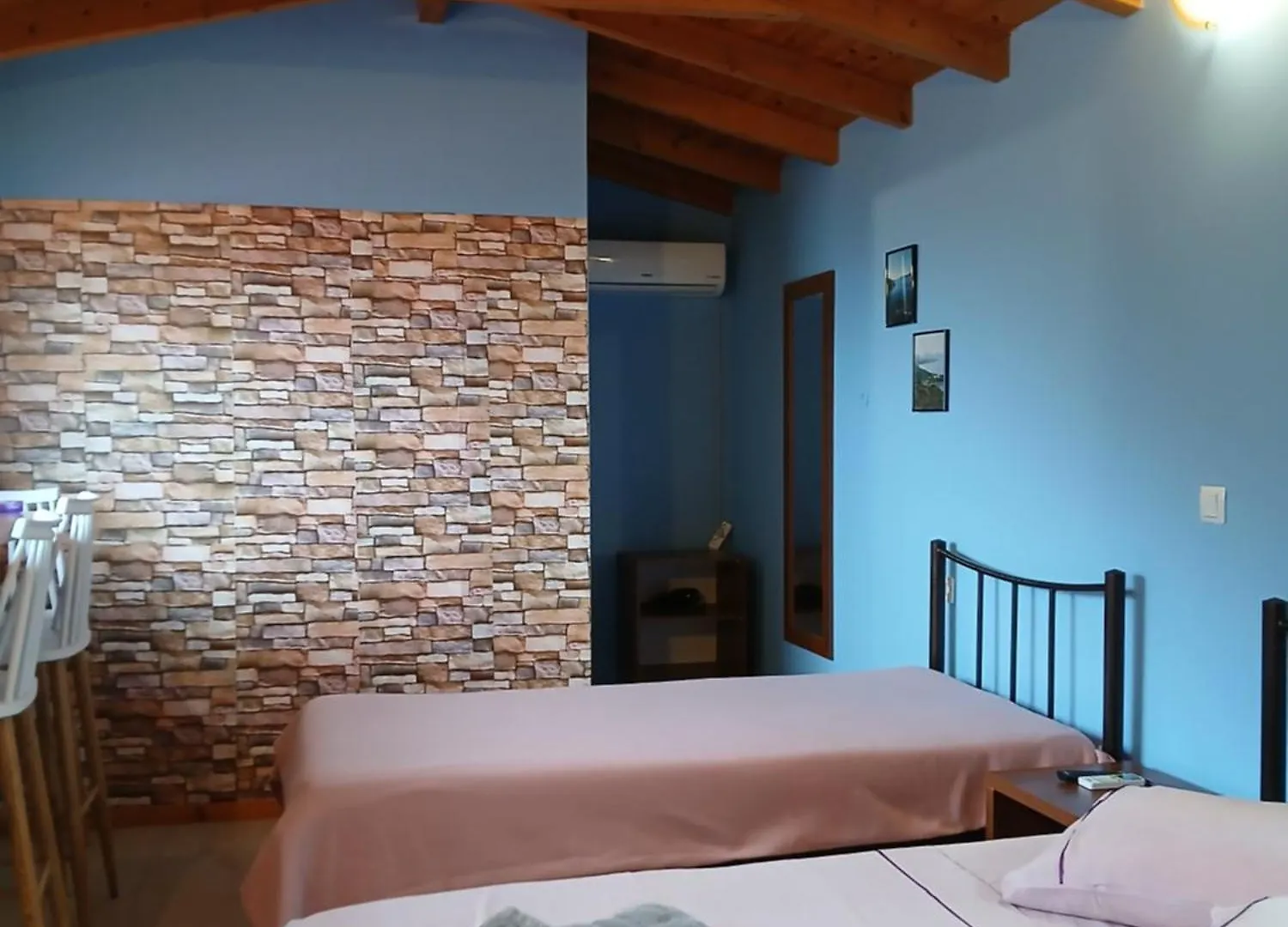 Tolis Rooms Himarë 0*,  Albania
