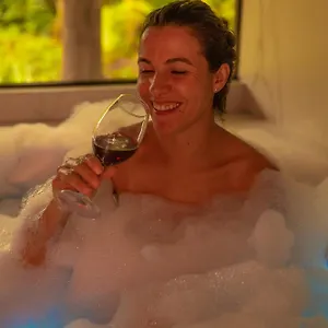 bangalo-com-jacuzzi-em-deslumbrante-cenario-pousada.santa-catarina-brasil.com/