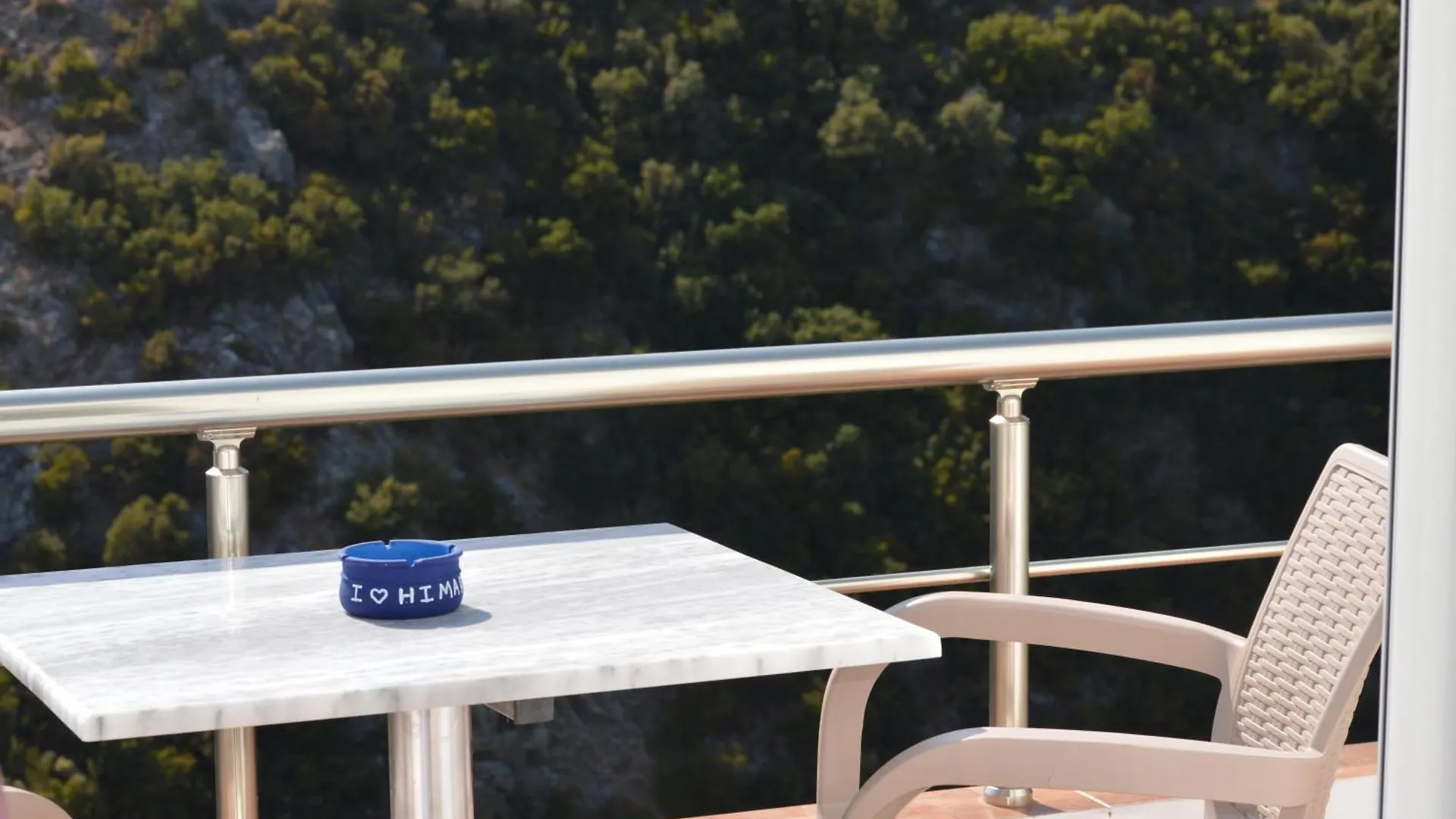 Tolis Rooms Himare