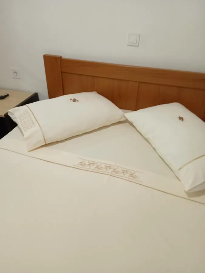 Tolis Rooms Himare Appartamento