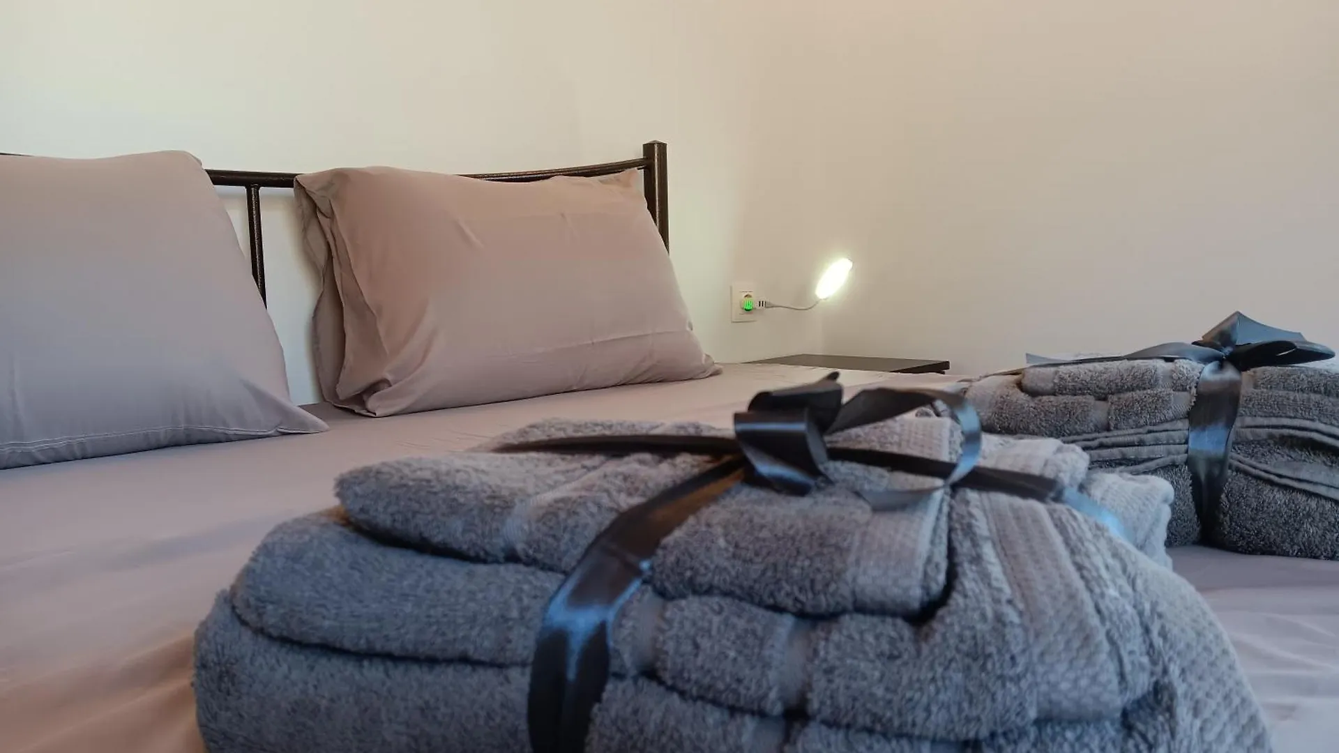 Tolis Rooms Himare Appartamento