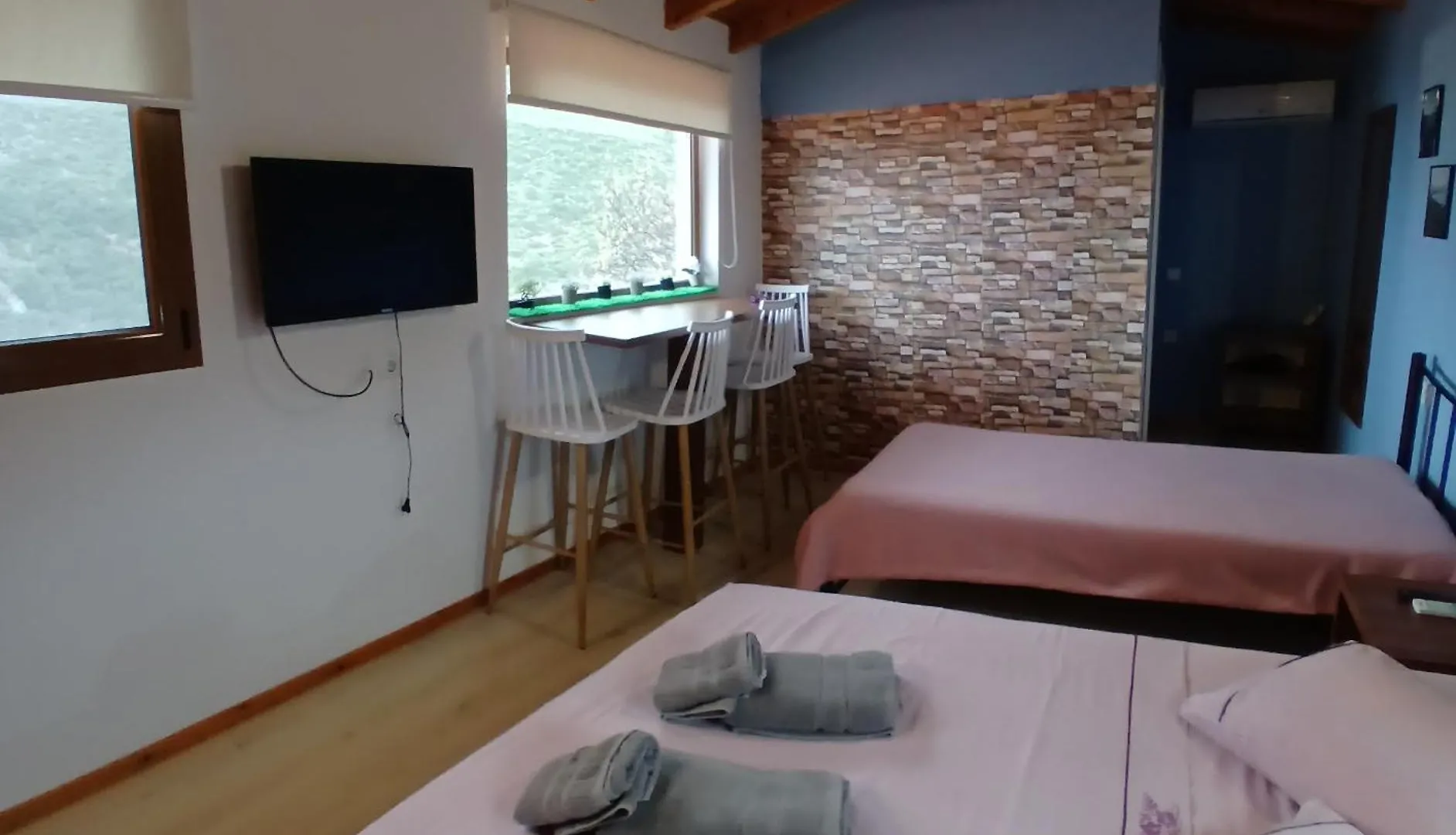 Tolis Rooms Himare 0*,